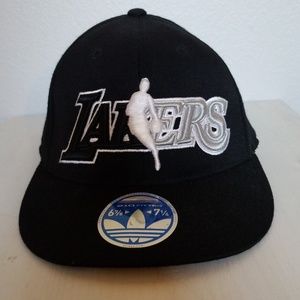 Black Lakers Adidas 210 Fitted Flexfit Cap